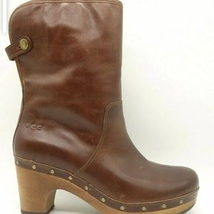 Ugg Brown Leather  Women's 7 clog